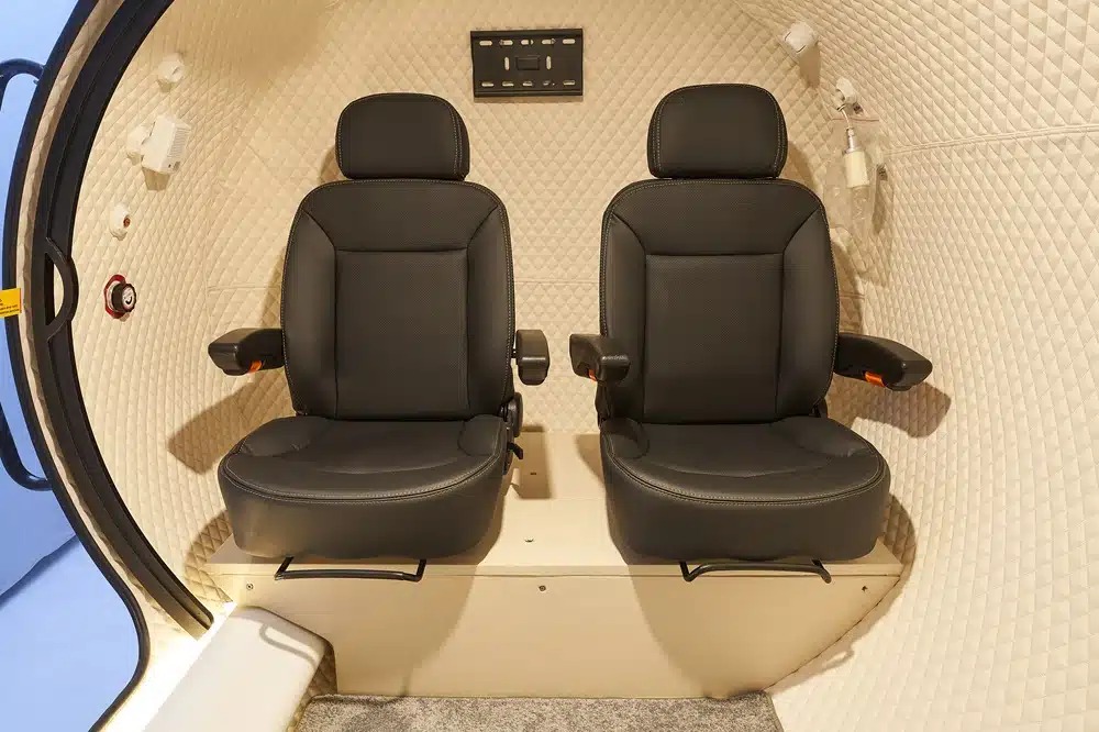 4-5 Person Hyperbaric Oxygen Chamber – 2.0 ATA Hard Shell - Image 3